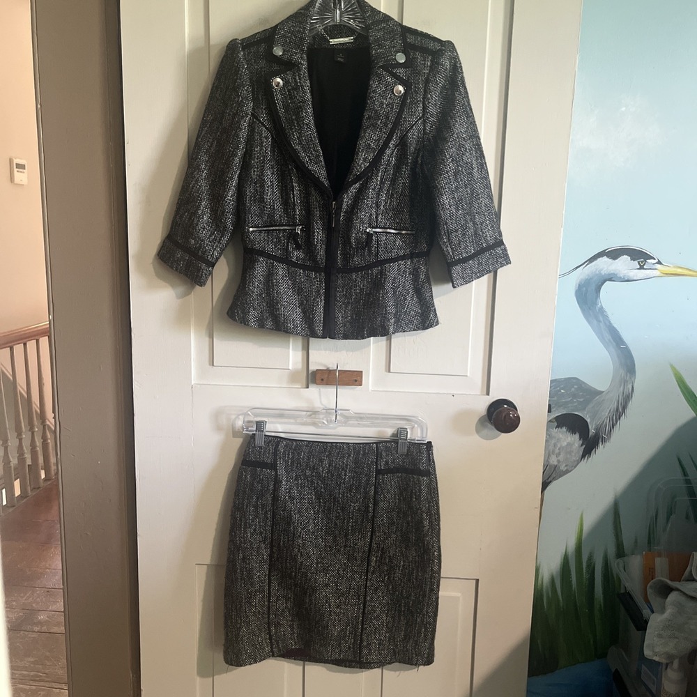 2 Piece White House Black Market Textured Peplum Blazer & Skirt Suit Set Size 0